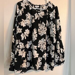 Maurices blouse women’s 2X black floral white cream long sleeve flowy pretty!